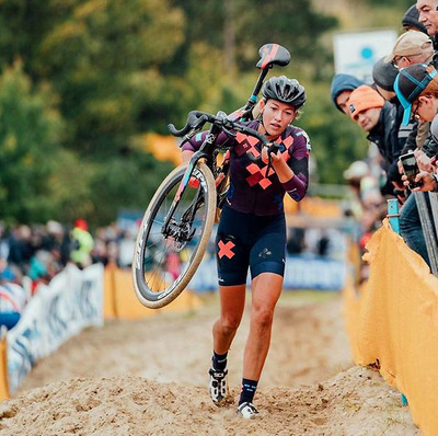 Foto zu dem Text "Sophie de Boer: “Cyclocross fordert deine ganze Aufmerksamkeit“"