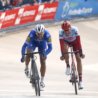Foto zu dem Text "Gilbert fährt das “perfekte Rennen“ und gewinnt Roubaix"