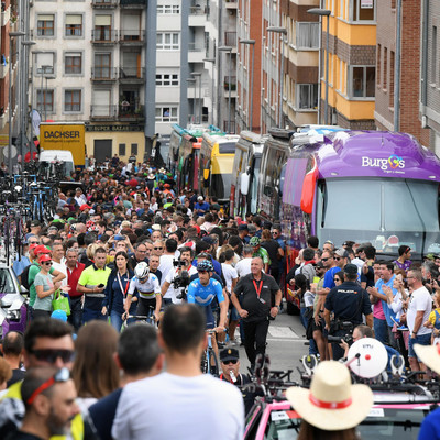 Foto zu dem Text "Vuelta will Zuschauern den Zugang zu neun Anstiegen verweigern"