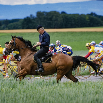 Foto zu dem Text "“Duell“ Mensch gegen Pferd bei Sibiu Cycling Tour"