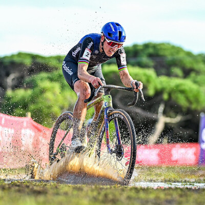 Foto zu dem Text "Brand stürmt auf Sardinien weinend zum Premierensieg"