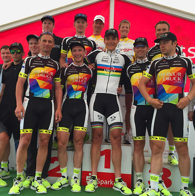 Foto zu dem Text "Merkur Cycling Team: erobert Führung in der Mannschaftswertung"