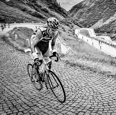 Foto zu dem Text "Granfondo San Gottardo: Zittern auf der “Tremola“"