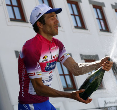 Foto zu dem Text "Pinot vereitelt auch die letzte Attacke und ist bereit für den Giro"