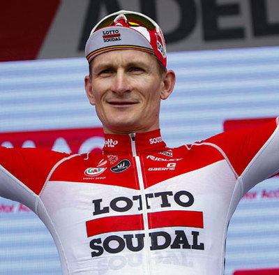 Foto zu dem Text "Greipel jubelt nach Solo und greift nach dem Gesamtsieg"