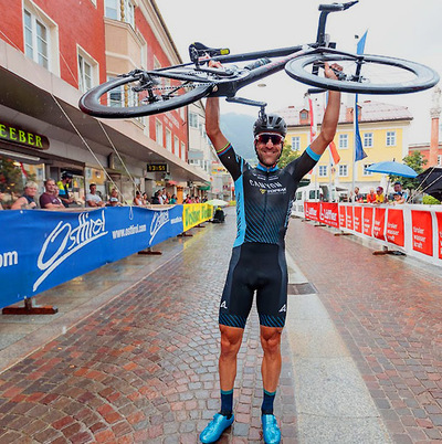 Foto zu dem Text "SuperGiroDolomiti: MTB-Weltmeister Alban Lakata siegt"