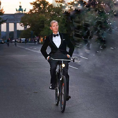 Foto zu dem Text "Max Raabe: “Fahrrad fahr’n“ im “Marimba Remix“"