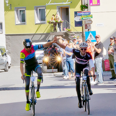 Foto zu dem Text "Race Across The Alps: Petzold und Rubisoier teilen sich Rekordsieg"