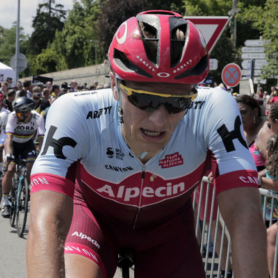 Foto zu dem Text "Kittel schon im Tour-Tunnel - aber locker und gelöst"