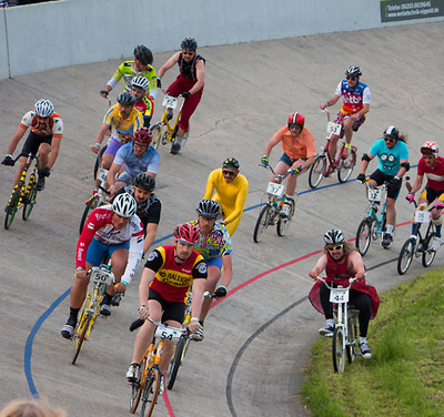 Foto zu dem Text "Sixdays-Night Oberhausen: Jetzt mit Ovalverkehr"