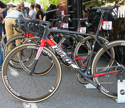 Foto zu dem Text "Black Beauty: Tom Dumoulins Giant TCR SL"