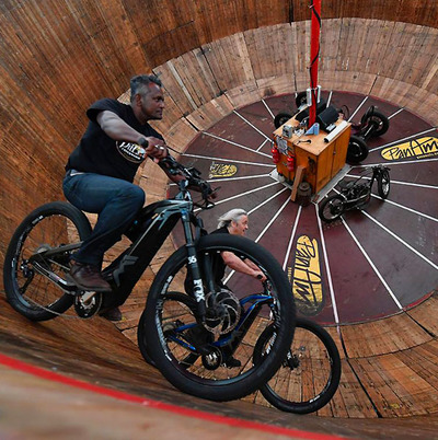 Foto zu dem Text "Oktoberfest: Mit dem E-Bike in der Todeswand"