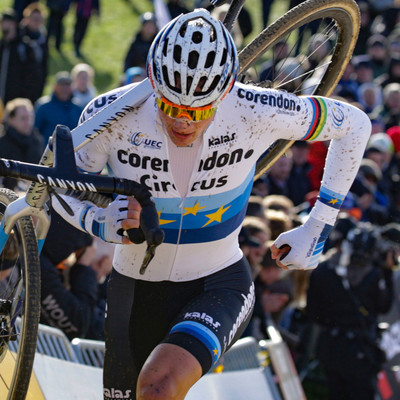 Foto zu dem Text "Van der Poel auf den Wiesen von Ruddervoorde in eigener Liga"