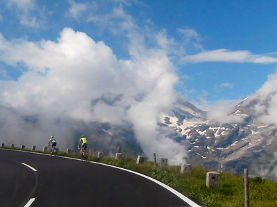 Foto zu dem Text "Cycling Adventures: Mit dem Rennrad über die Alpen - ohne Stress "