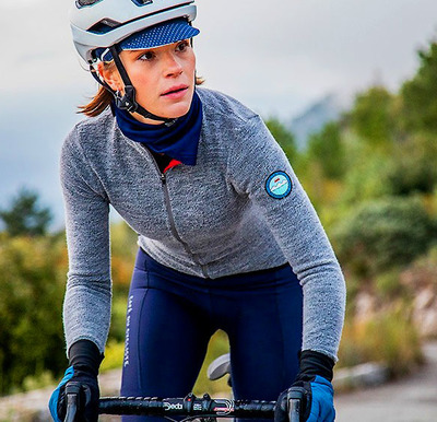 Foto zu dem Text "Café du Cycliste: neues Langarm-Merino-Jersey “Marguerite“"