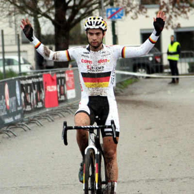 Foto zu dem Text "Meisen macht´s in Bensheim im Stil von Teamkollege van der Poel"