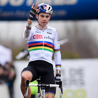 Foto zu dem Text "Van Aert wird in Bredene zum Rekordsieger"