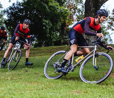 Foto zu dem Text "Straßenschlacht: Die “Velo Urban Cross Challenge“ in L-O"