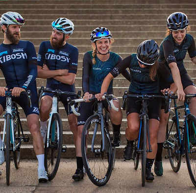 Foto zu dem Text "Rapha Custom: Radbekleidung für Vereine und Gruppen "