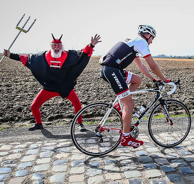 Foto zu dem Text "Paris - Roubaix Challenge: Die Hölle für alle"