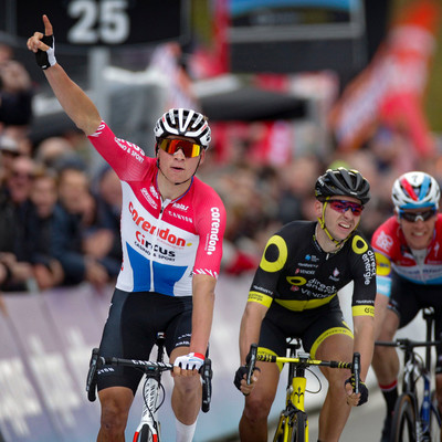 Foto zu dem Text "Van der Poel feiert seinen ersten WorldTour-Sieg"