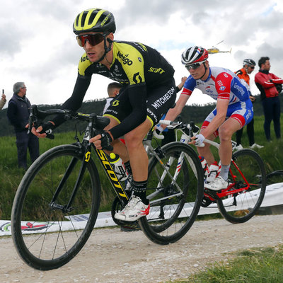 Foto zu dem Text "Ein Plattfuß warf Adam Yates aus dem Rennen um den Gesamtsieg"