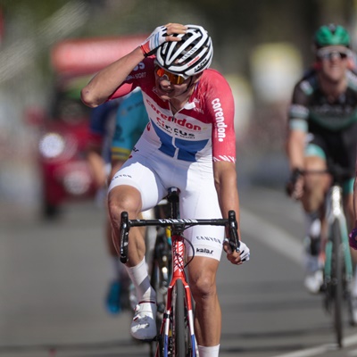 Foto zu dem Text "Van der Poel gewinnt Amstel Gold Race nach unfassbarem Finale"