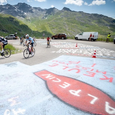 Foto zu dem Text "15 000 Jedermänner vor den Profis auf dem Weg nach Val Thorens"