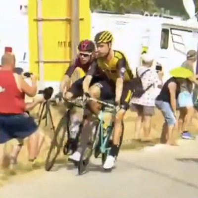 Foto zu dem Text "Tour de France disqualifiziert Tony Martin und Luke Rowe"