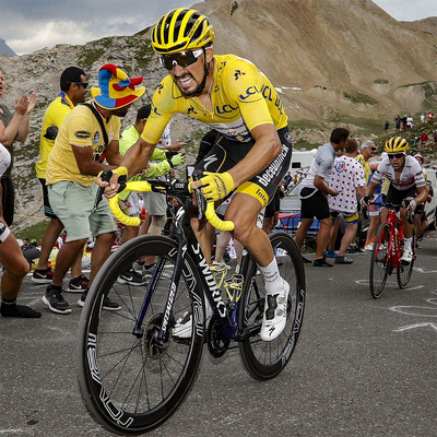 Foto zu dem Text "Alaphilippe trotzt am ersten Alpentag den schlimmsten Szenarien "