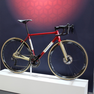 Foto zu dem Text "Ridley Helium SLX Disc: Klassiker mit moderner Technik"