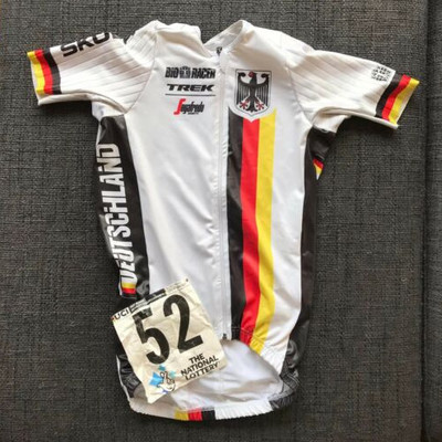 Foto zu dem Text "Degenkolb versteigert sein WM-Trikot für Les Amis de Paris-Roubaix"