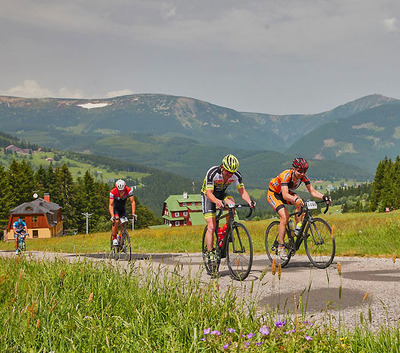 Foto zu dem Text "Krakonosuv Cyklomaraton: Durch das Tor zum Riesengebirge"