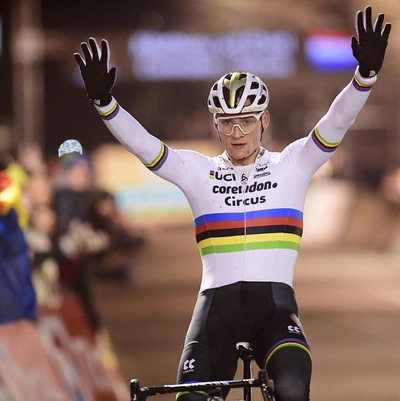 Foto zu dem Text "Van der Poel bejubelt in Diegem seinen 15. Saisonsieg"