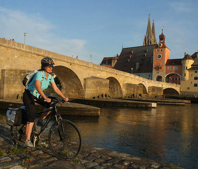 Foto zu dem Text "Fernradweg München - Regensburg - Prag: Jetzt mit Flyer"