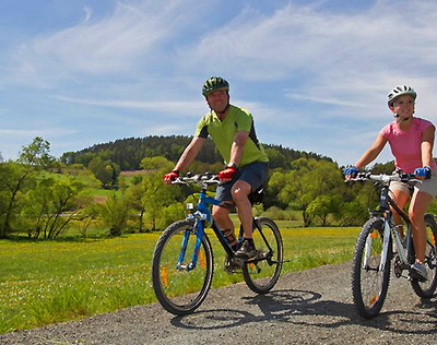 Foto zu dem Text "Regental-Radweg: Auf den Spuren des Schillernden Feuerfalters"