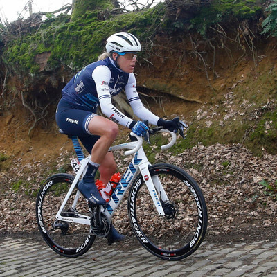 Foto zu dem Text "Van Dijk und Brand besichtigen Pavé-Sektoren von Paris-Roubaix"