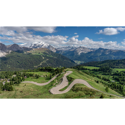 Foto zu dem Text "Deceuninck - Quick-Step trainiert am Passo San Pellegrino"