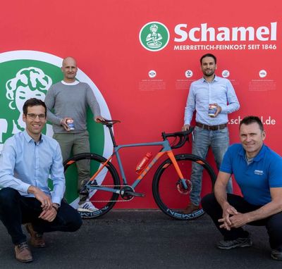 Foto zu dem Text "Schamel sponsert Deutschlands erstes UCI-Crossteam"