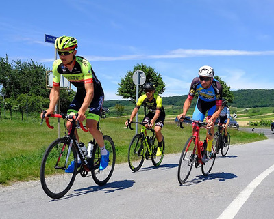 Foto zu dem Text "“Österreich dreht am Rad“: Heißer Auftakt in Mörbisch"