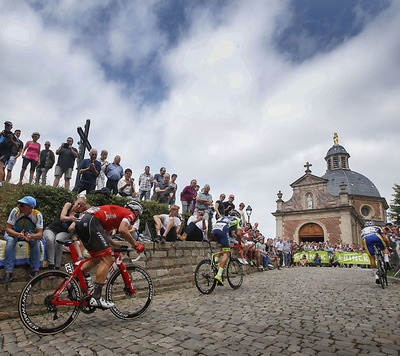 Foto zu dem Text "Binck-Bank Tour 2020 endet wieder an Mauer von Geraardsbergen"