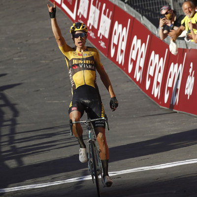 Foto zu dem Text "Van Aert triumphiert in Siena, Schachmann wird Dritter"