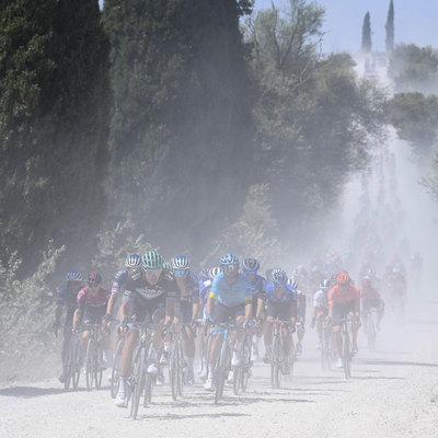 Foto zu dem Text "Alaphillippe stoppten fünf Defekte, Fuglsang überhitzte"