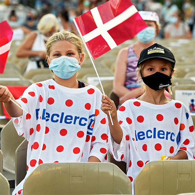 Foto zu dem Text "Leere Stühle, Masken und ein selbstbewusster Vorjahressieger "