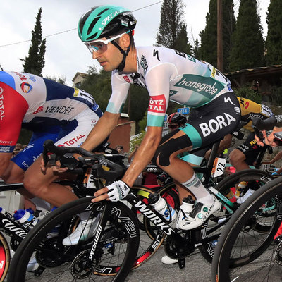 Foto zu dem Text "Bora – hansgrohe übersteht ersten Tour-Tag fast ohne Schaden "