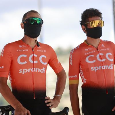 Foto zu dem Text "Tour: Van Avermaet und Trentin gingen auf der Windkante fliegen"