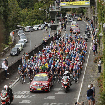 Foto zu dem Text "Die Tour schaut gespannt auf die heutigen Coronatests"