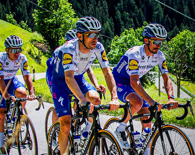 Foto zu dem Text "Oakley: neue Tour-de-France-Kollektion für Champions"
