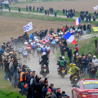 Foto zu dem Text "Paris-Roubaix wackelt wegen Corona, Tourmalet schneebedeckt"