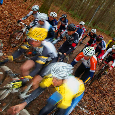 Foto zu dem Text "Nikolaus-Cross: Zum Jubiläum den Wald gefegt"